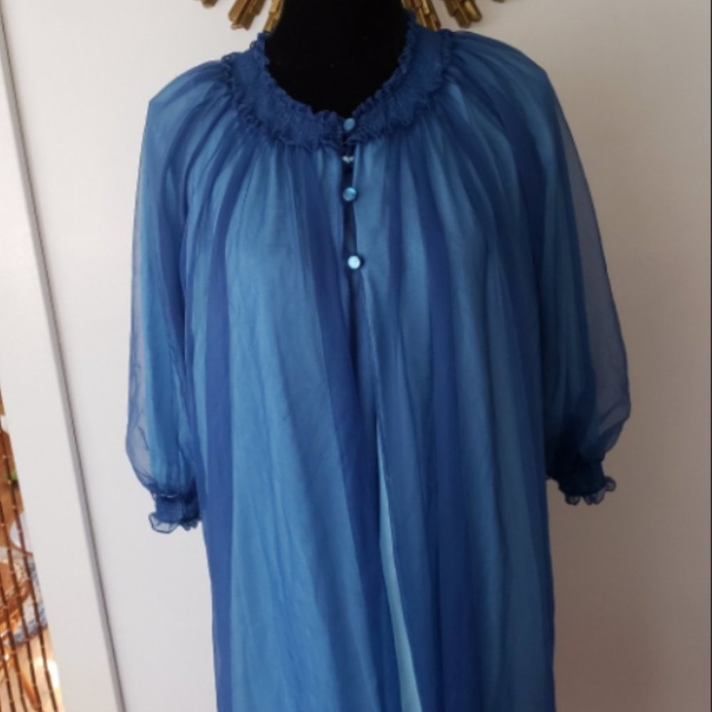 True Vintage 1960s Peignoir Sleep Set
